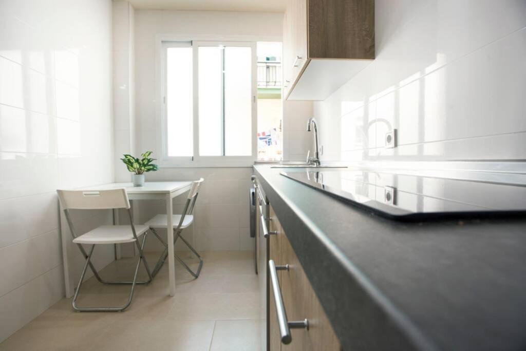 Sweet Apartment Малага Екстериор снимка