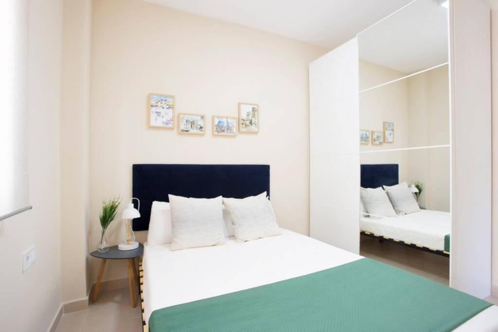 Sweet Apartment Малага Екстериор снимка